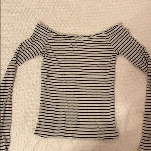 Aero off the shoulder long sleeve